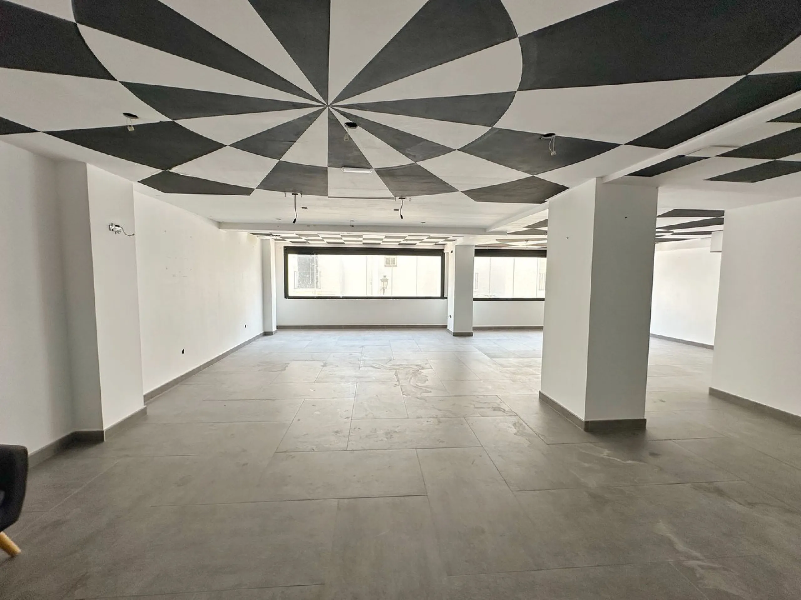 Luxury Commercial Premises for Sale in Puerto Banús, Just 100 Metres from the Sea
