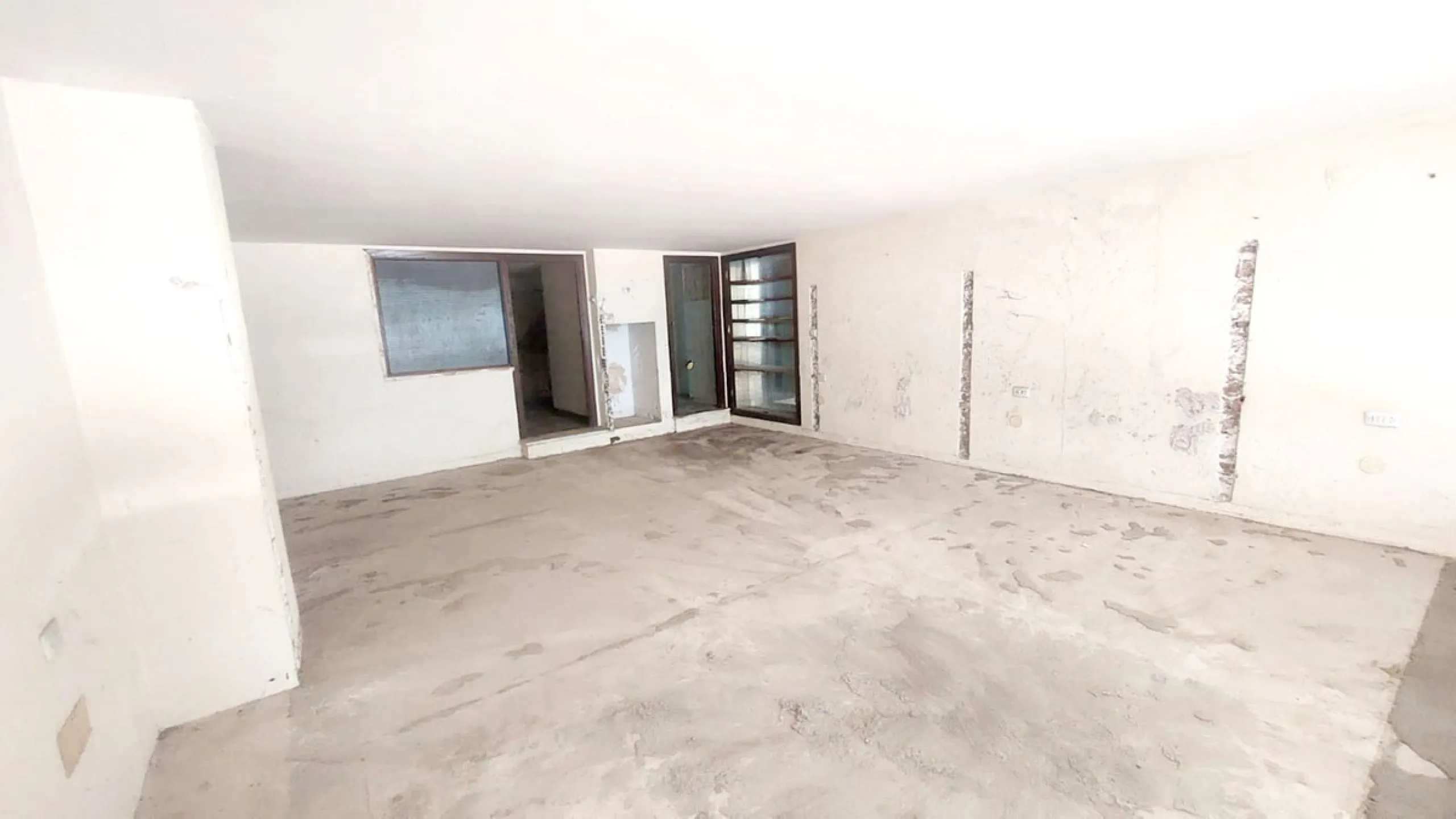 Frontline Beach Commercial Premises – Los Boliches, Fuengirola