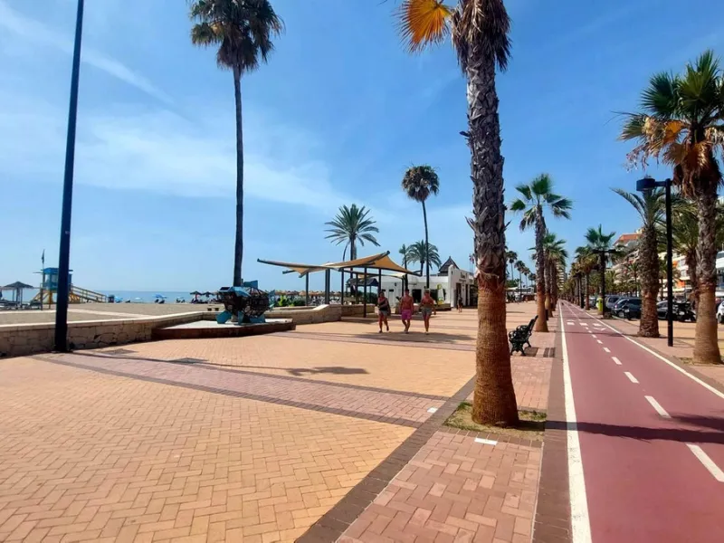 Frontline Beach Commercial Premises – Los Boliches, Fuengirola