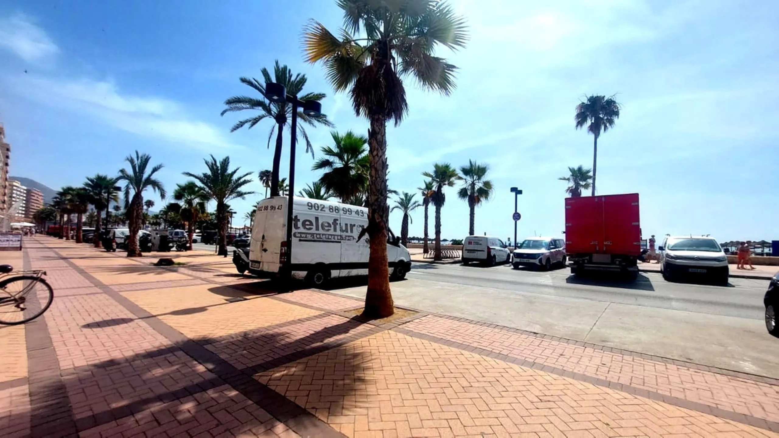 Frontline Beach Commercial Premises – Los Boliches, Fuengirola