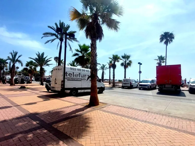 Frontline Beach Commercial Premises – Los Boliches, Fuengirola