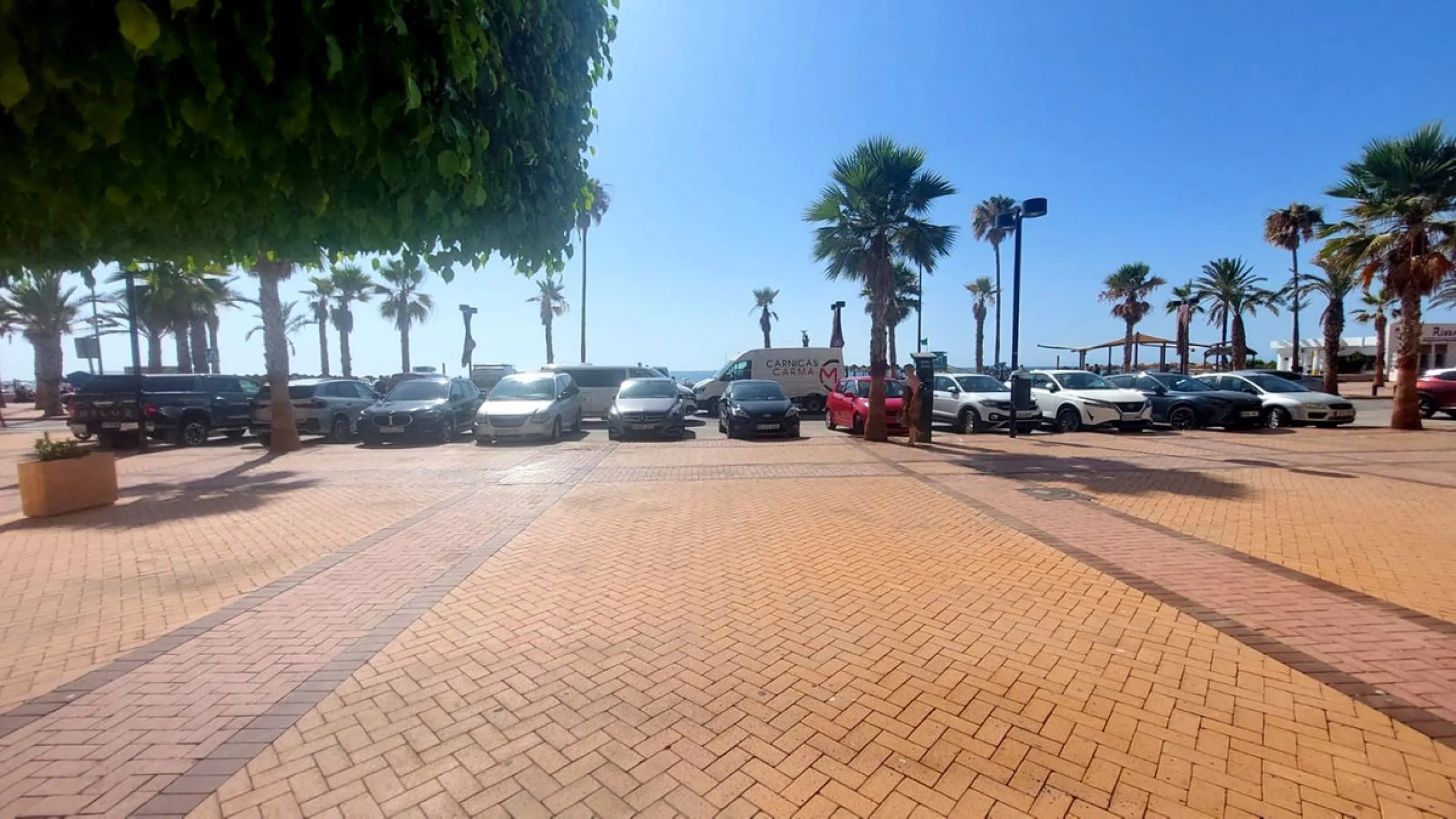 Frontline Beach Commercial Premises – Los Boliches, Fuengirola