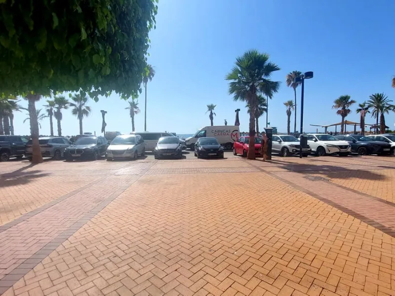 Frontline Beach Commercial Premises – Los Boliches, Fuengirola