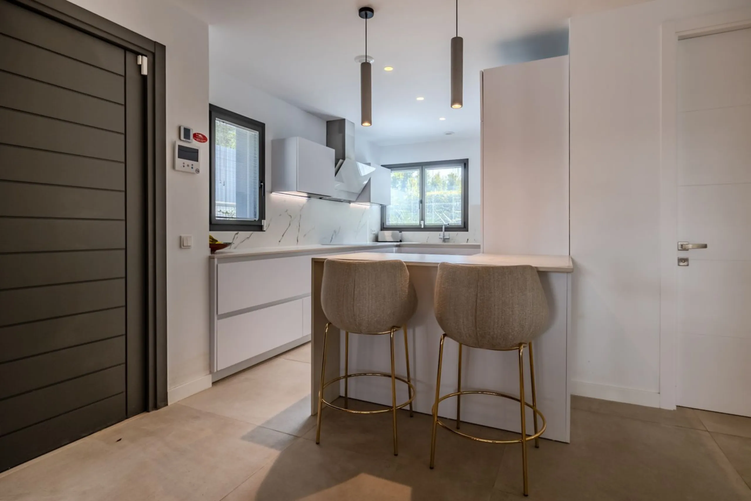 Villa Valois: Contemporary Elegance in the Heart of Puerto Banus