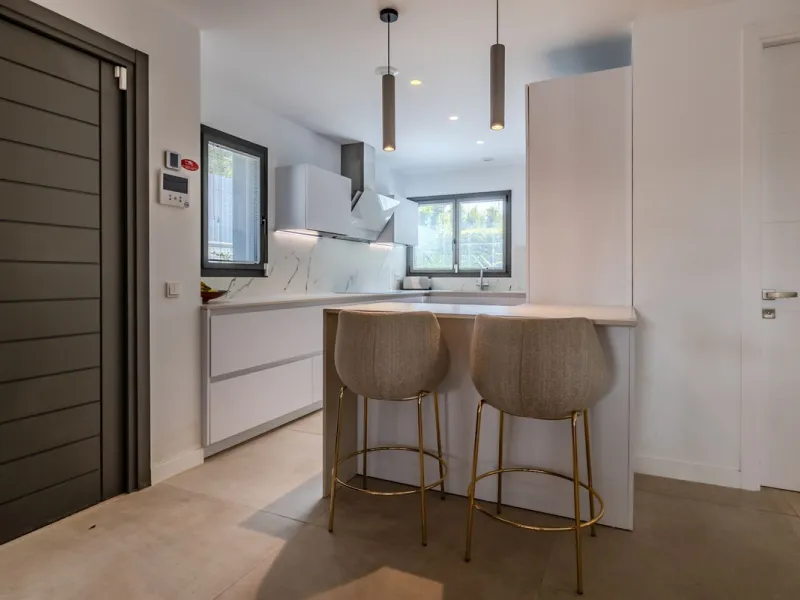 Villa Valois: Contemporary Elegance in the Heart of Puerto Banus