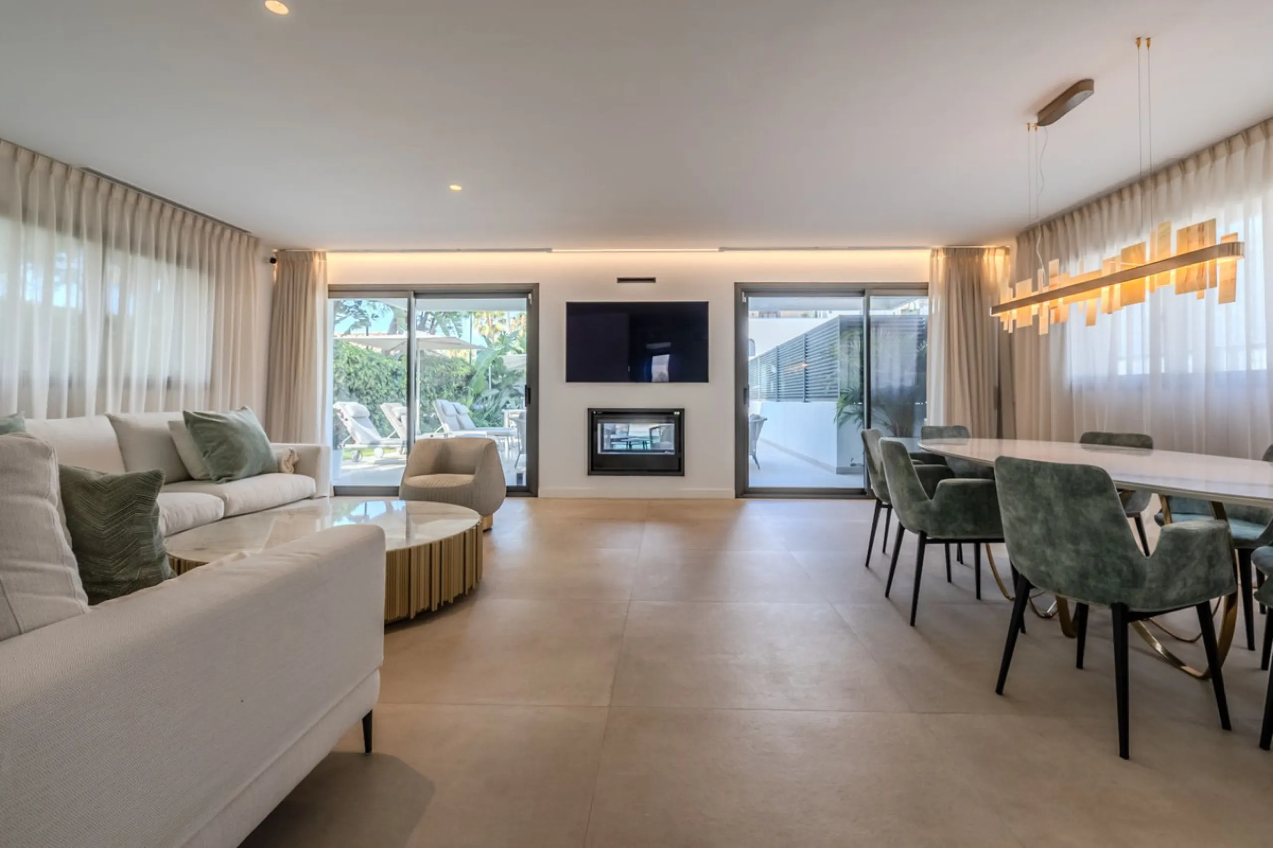 Villa Valois: Contemporary Elegance in the Heart of Puerto Banus