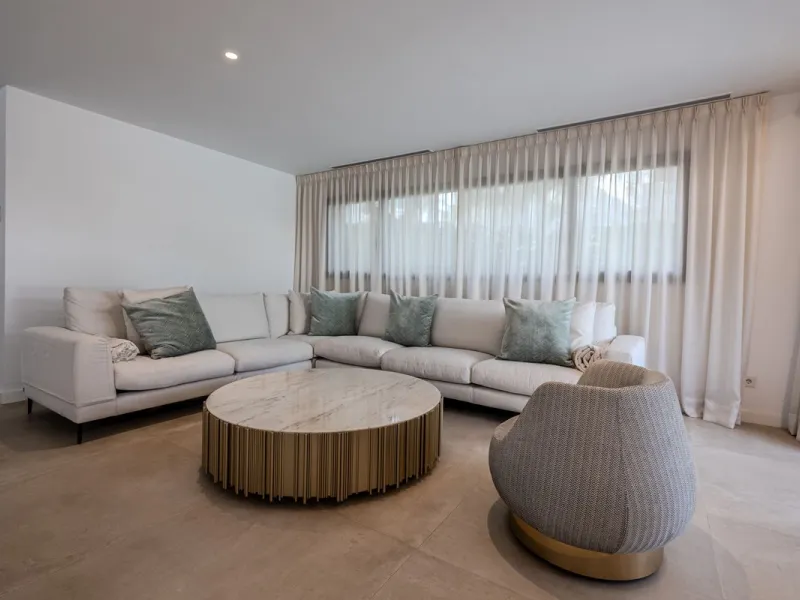 Villa Valois: Contemporary Elegance in the Heart of Puerto Banus