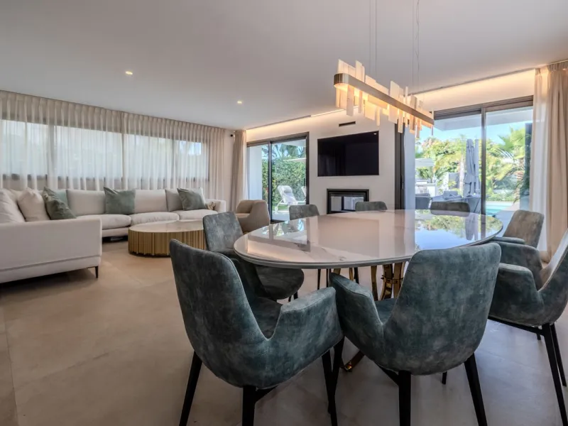 Villa Valois: Contemporary Elegance in the Heart of Puerto Banus