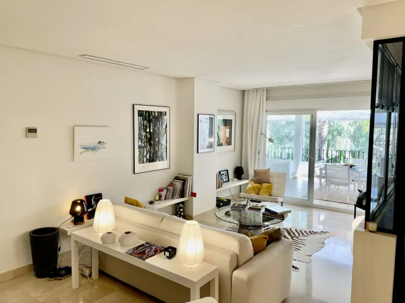 Traumwohnung in Nueva Andalucia: Privatsphäre, Komfort und Ruhe