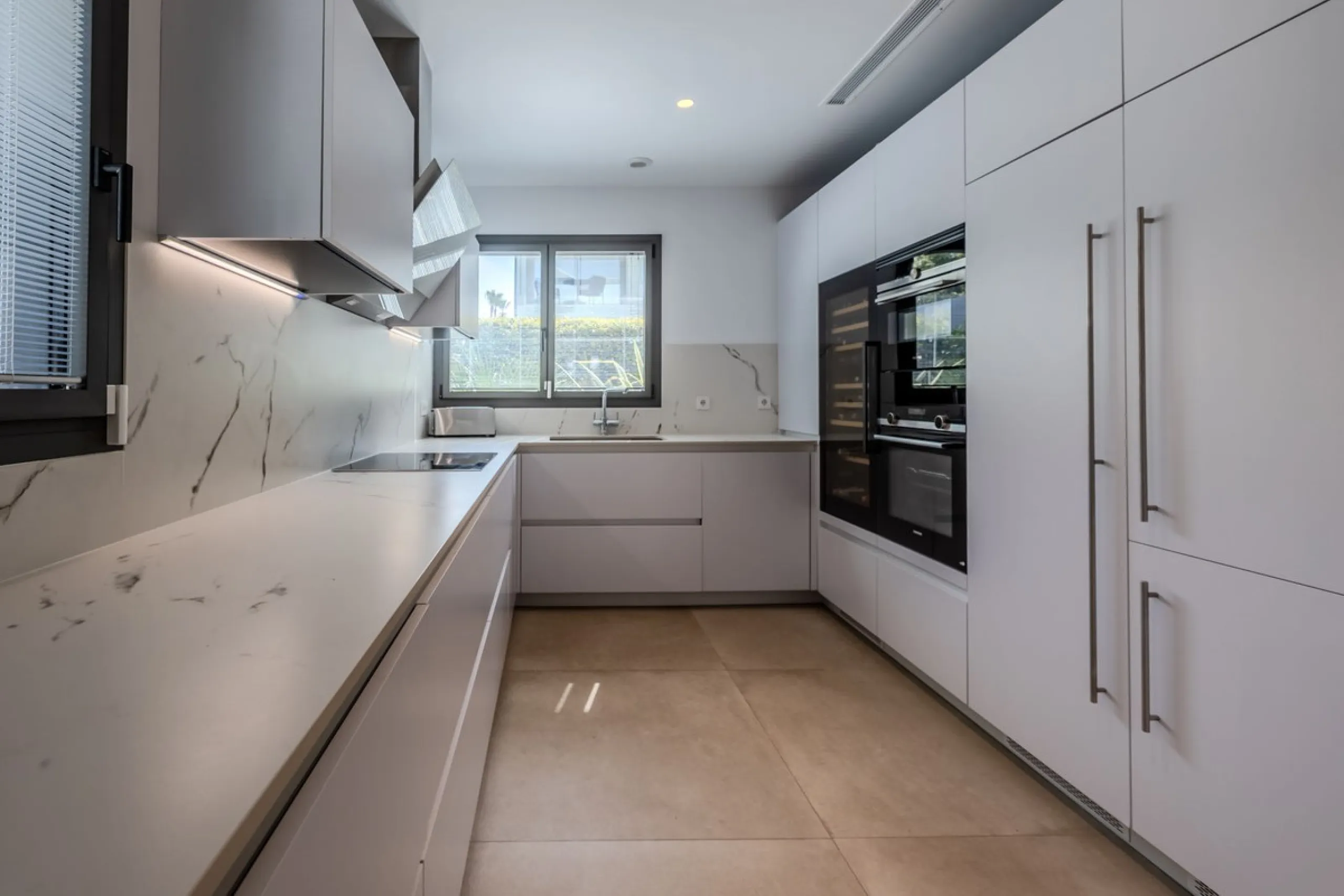 Villa Valois: Contemporary Elegance in the Heart of Puerto Banus