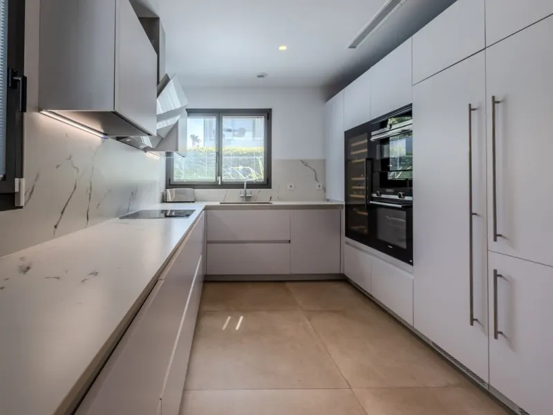 Villa Valois: Contemporary Elegance in the Heart of Puerto Banus