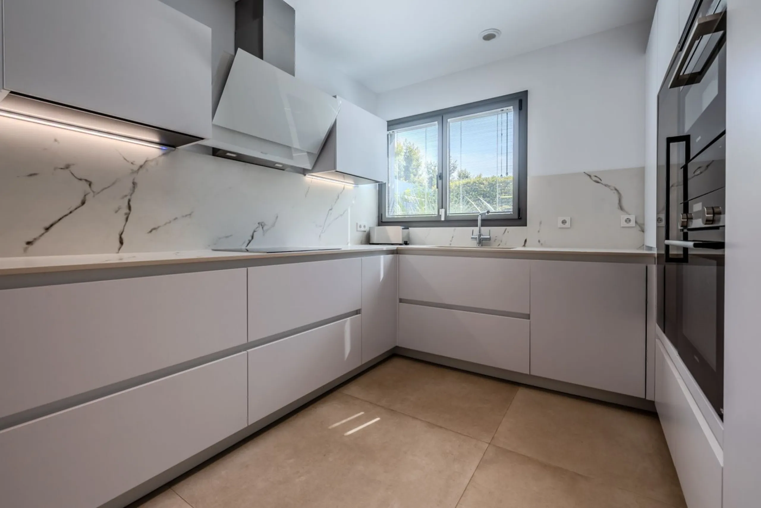 Villa Valois: Contemporary Elegance in the Heart of Puerto Banus