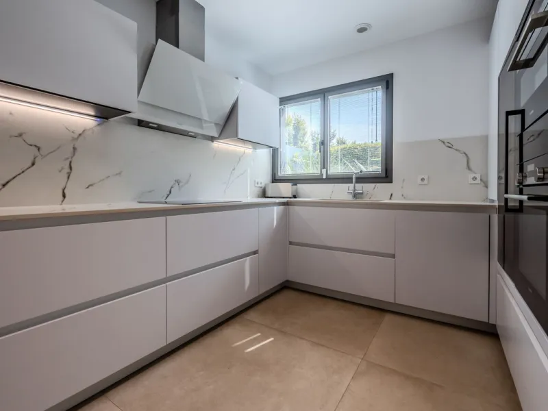 Villa Valois: Contemporary Elegance in the Heart of Puerto Banus