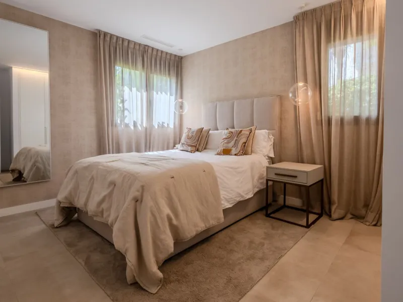 Villa Valois: Contemporary Elegance in the Heart of Puerto Banus