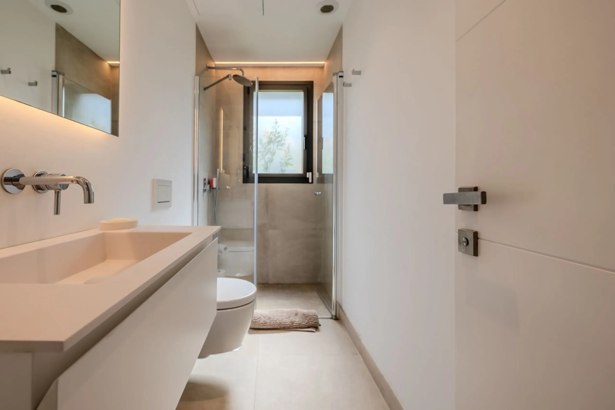 Villa Valois: Contemporary Elegance in the Heart of Puerto Banus