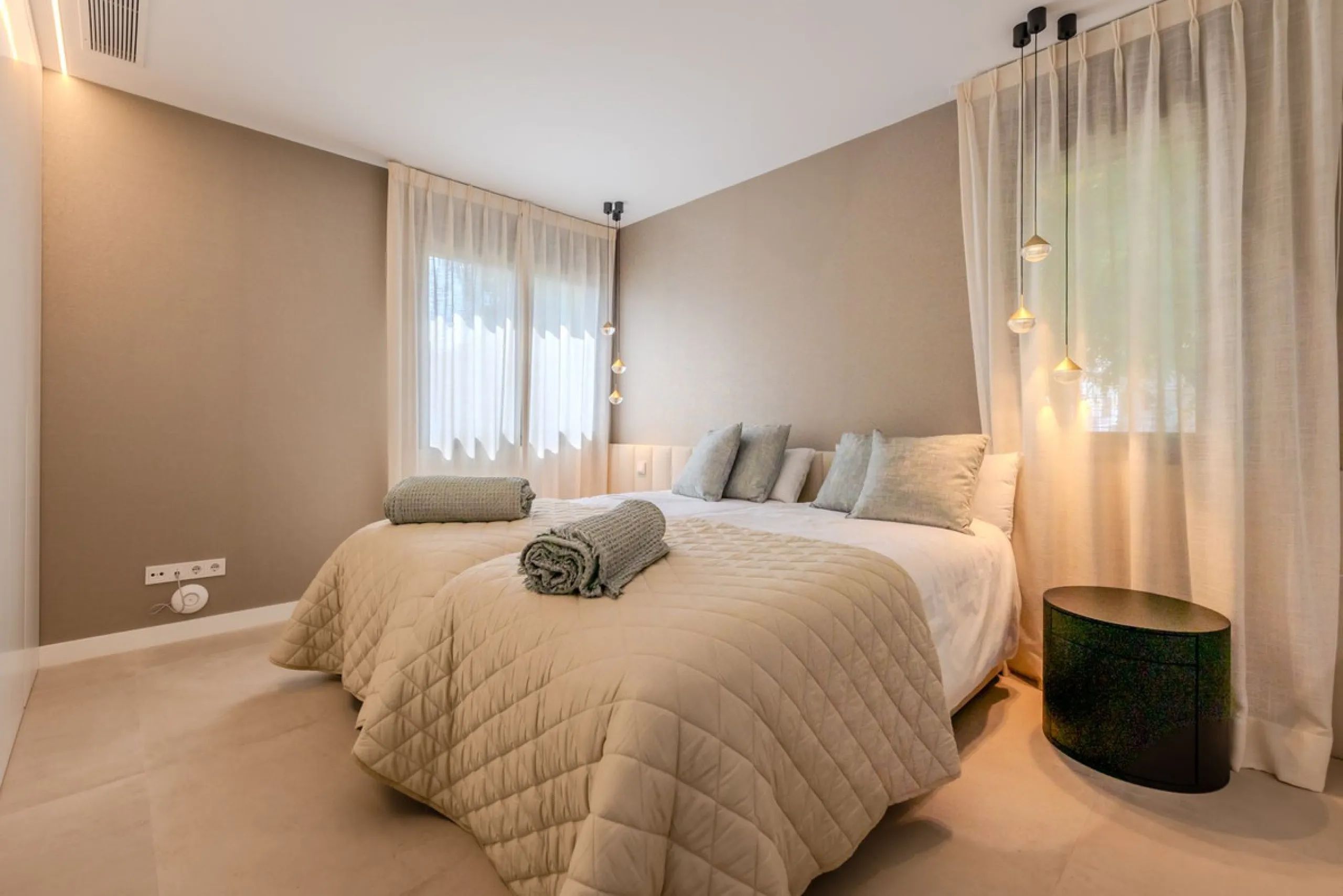 Villa Valois: Contemporary Elegance in the Heart of Puerto Banus