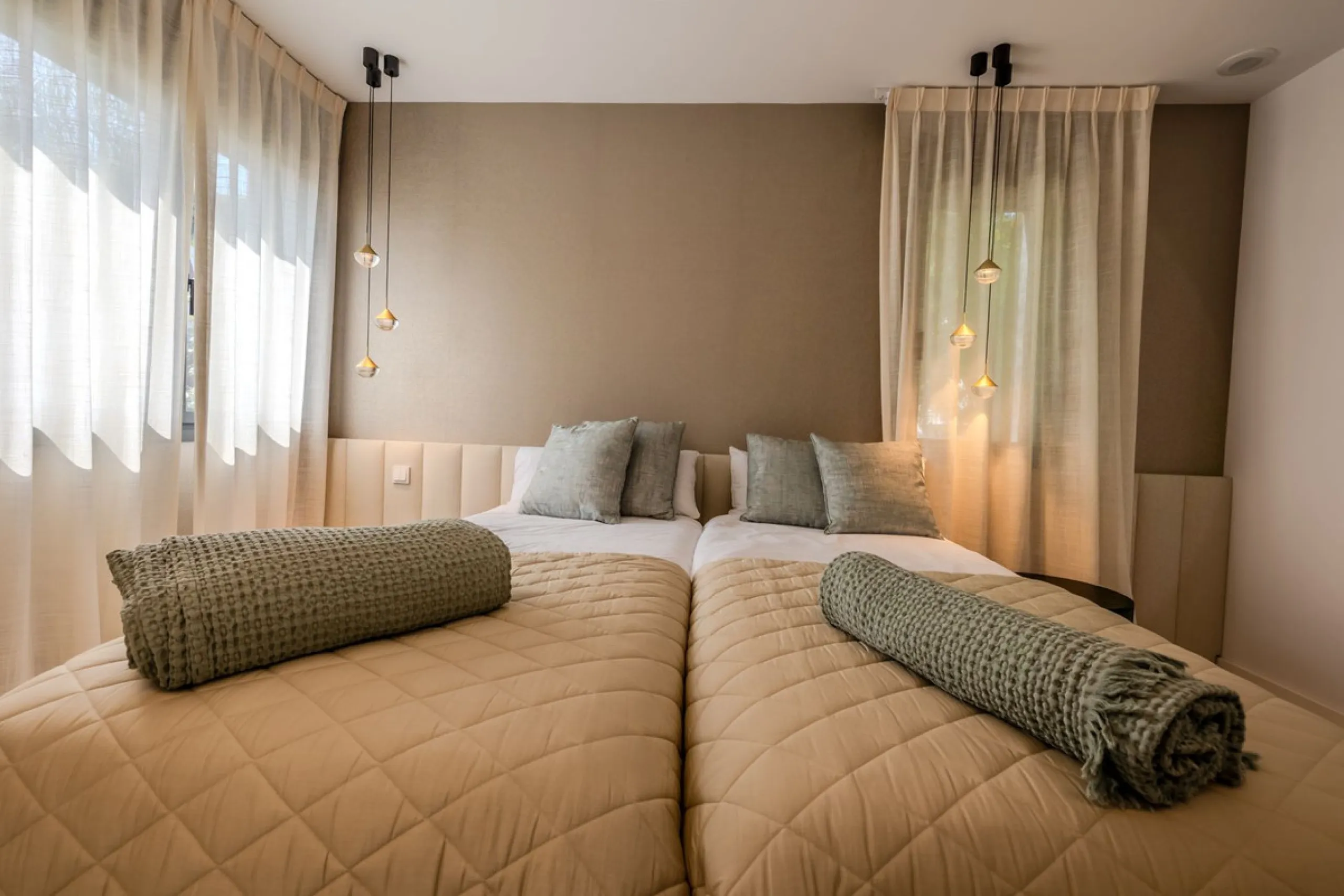 Villa Valois: Contemporary Elegance in the Heart of Puerto Banus