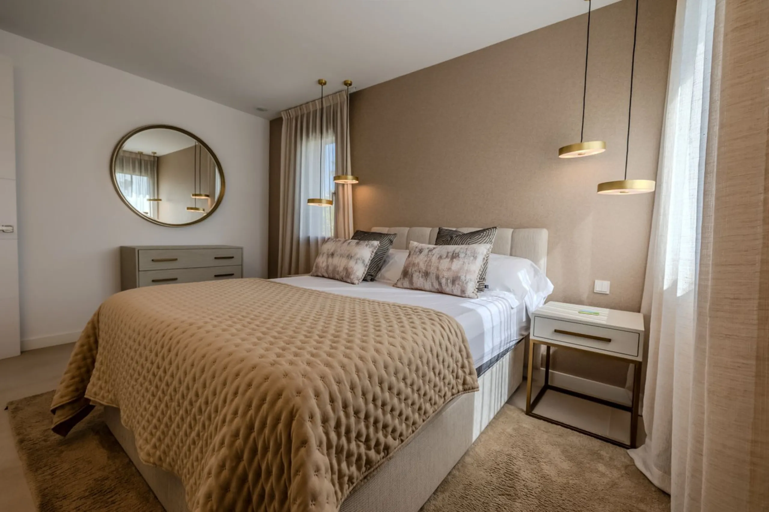 Villa Valois: Contemporary Elegance in the Heart of Puerto Banus