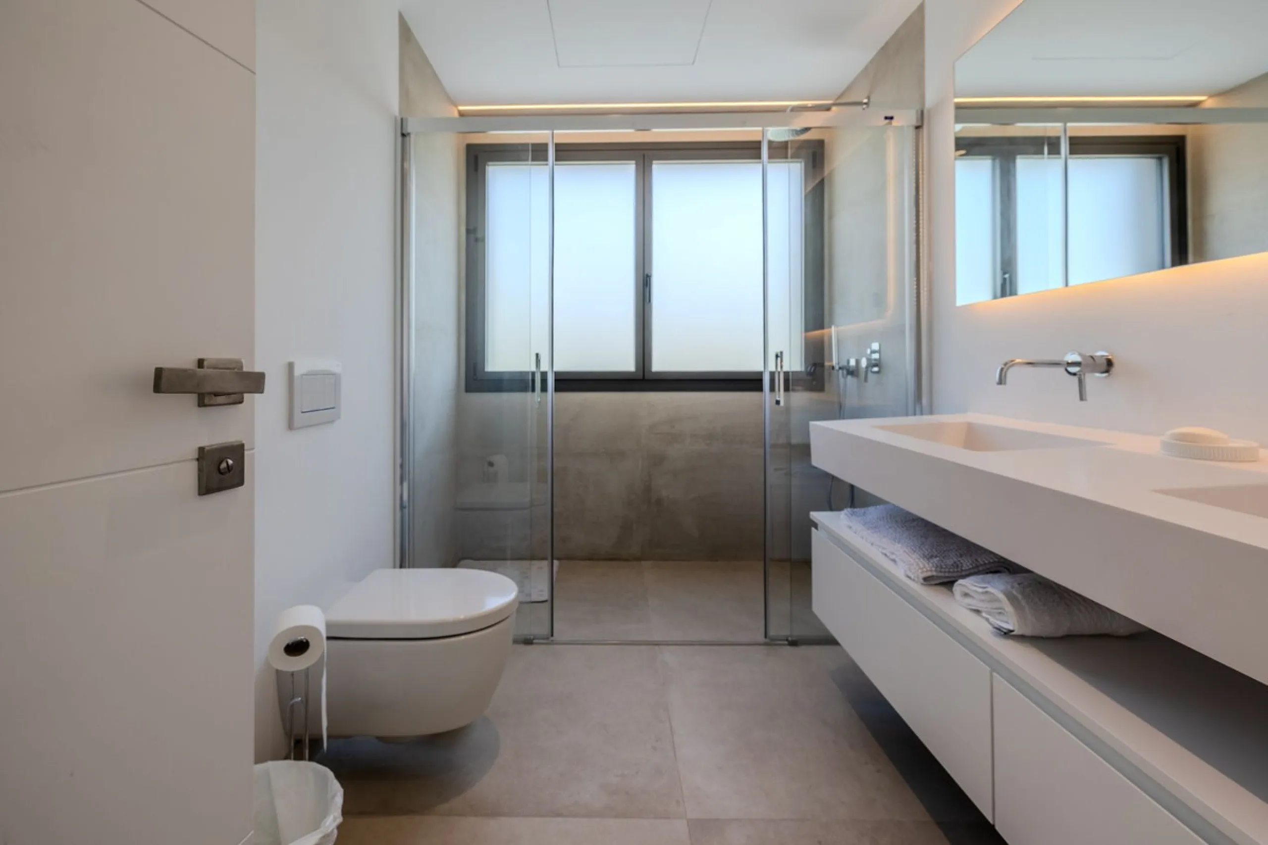 Villa Valois: Contemporary Elegance in the Heart of Puerto Banus