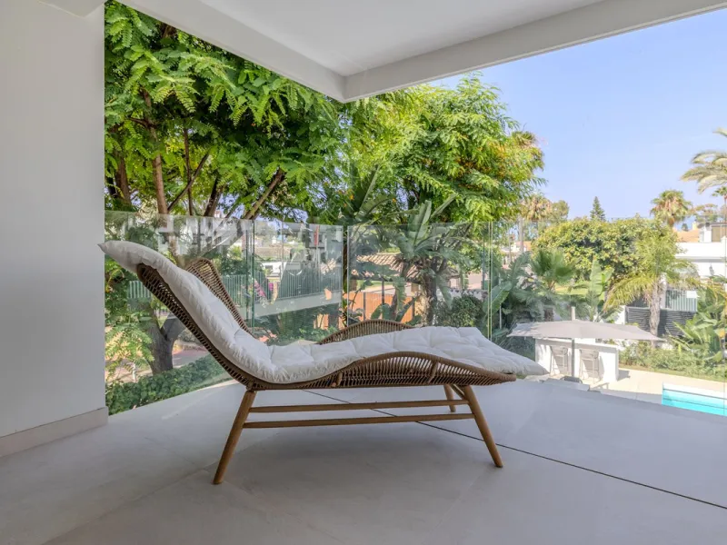 Villa Valois: Contemporary Elegance in the Heart of Puerto Banus