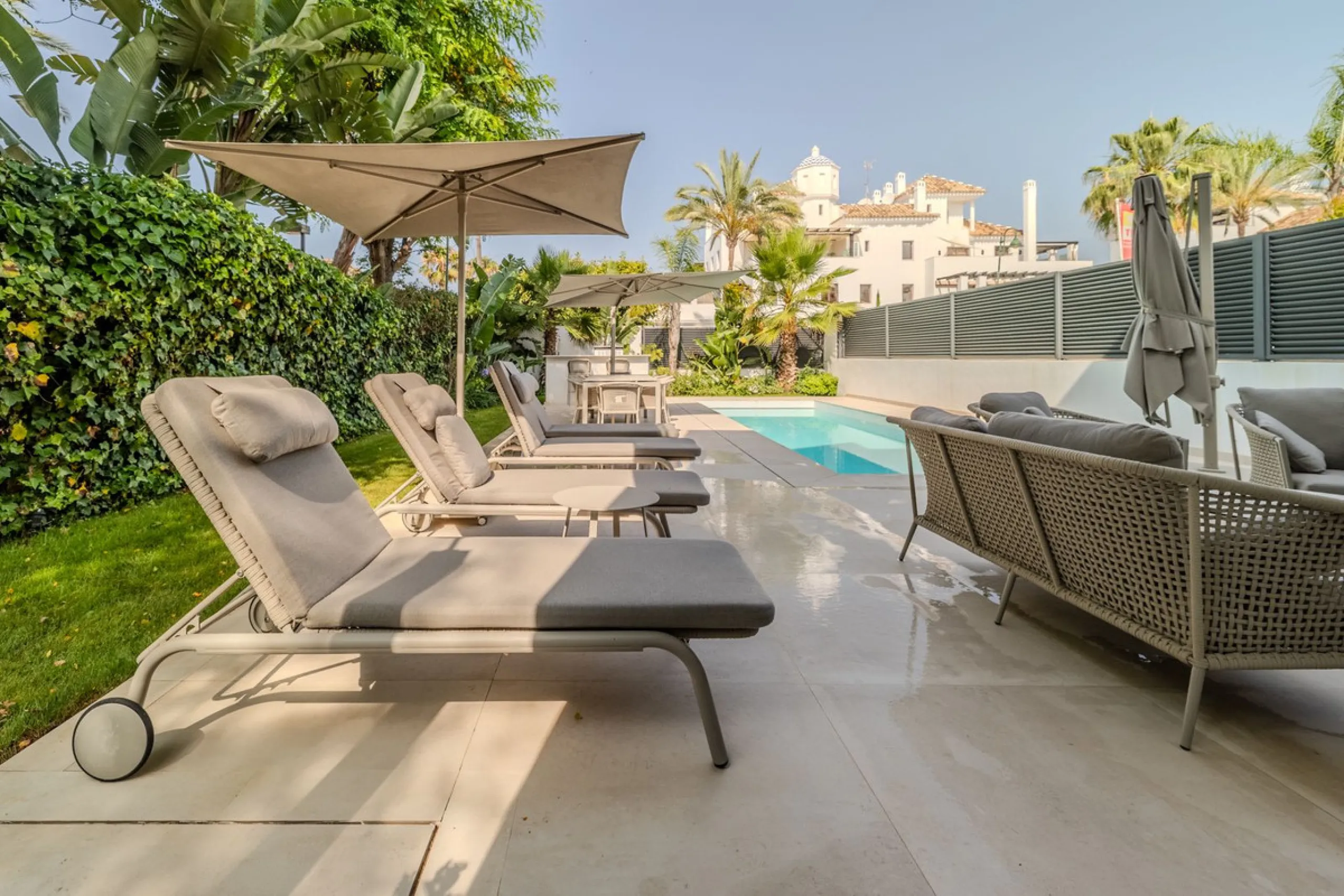Villa Valois: Contemporary Elegance in the Heart of Puerto Banus