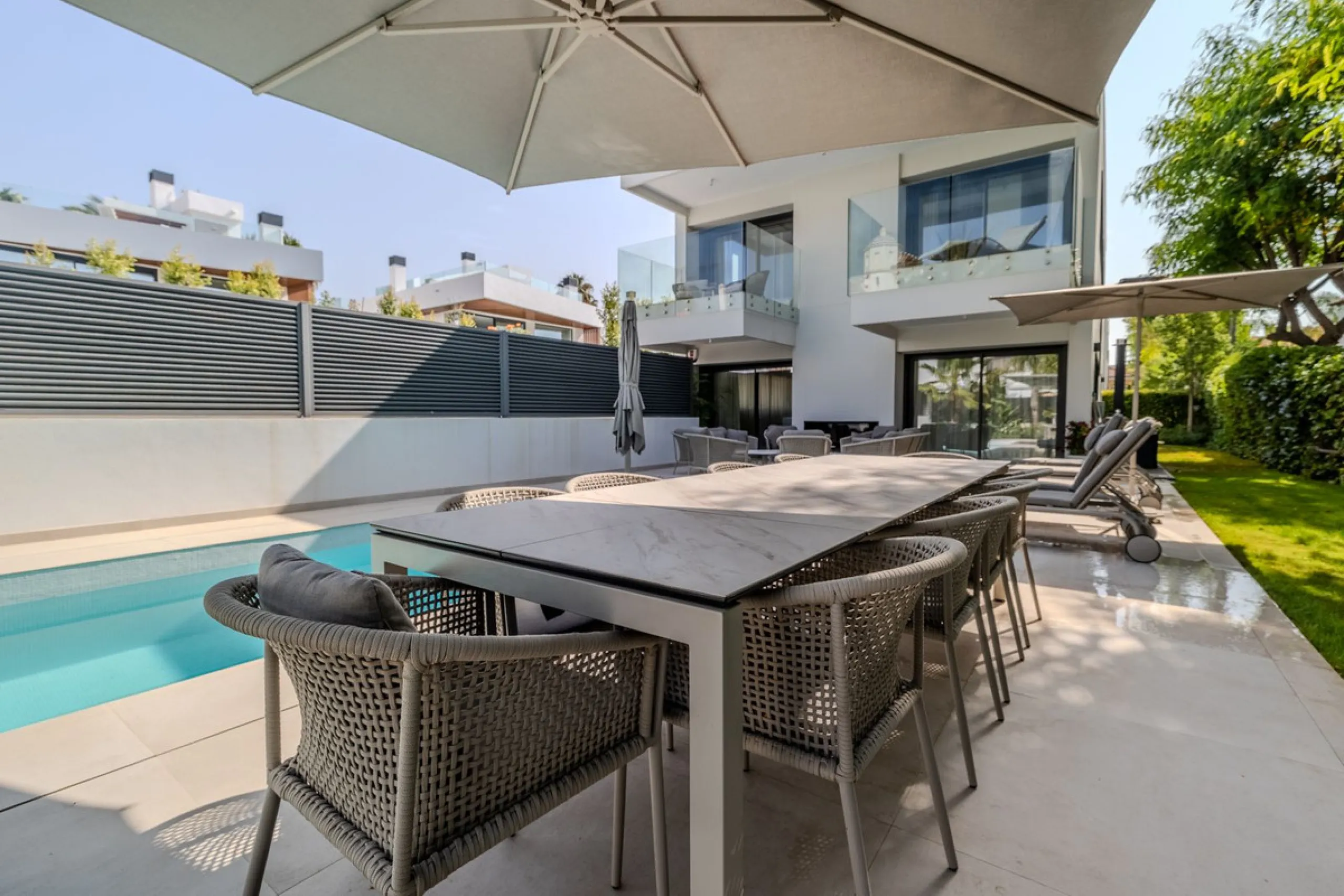 Villa Valois: Contemporary Elegance in the Heart of Puerto Banus
