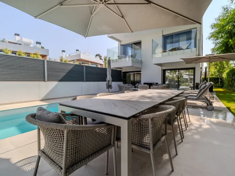 Villa Valois: Contemporary Elegance in the Heart of Puerto Banus
