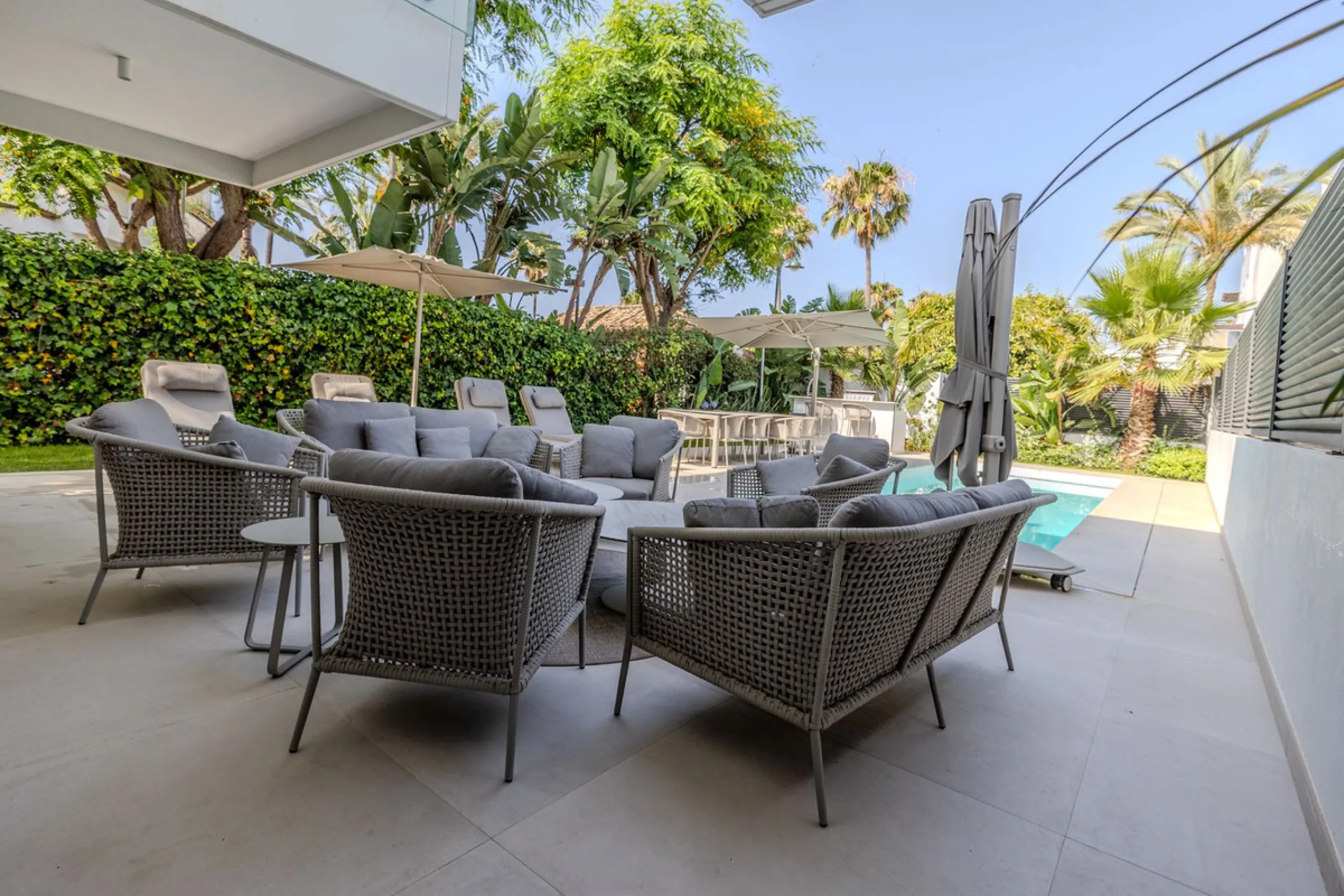 Villa Valois: Contemporary Elegance in the Heart of Puerto Banus