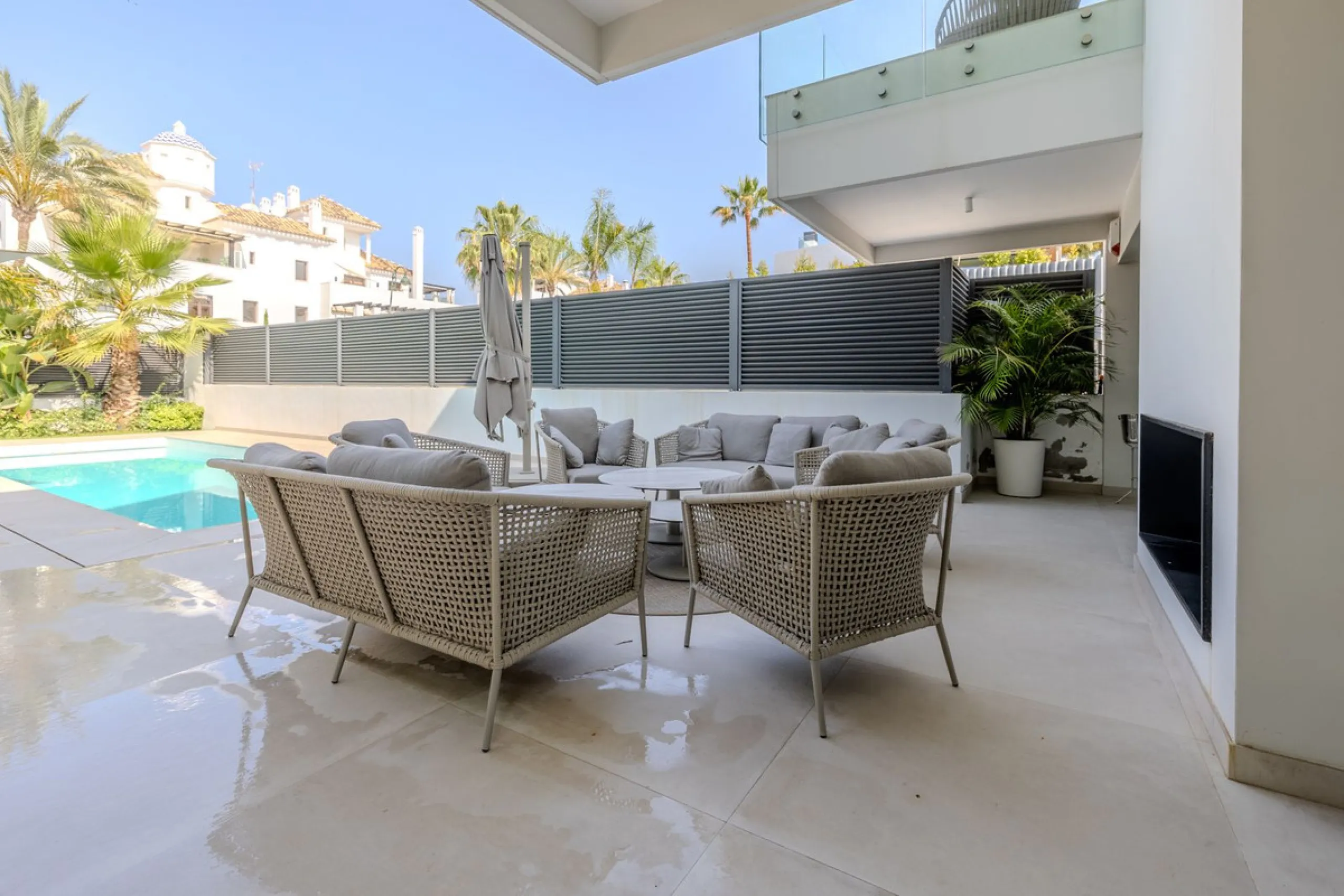 Villa Valois: Contemporary Elegance in the Heart of Puerto Banus