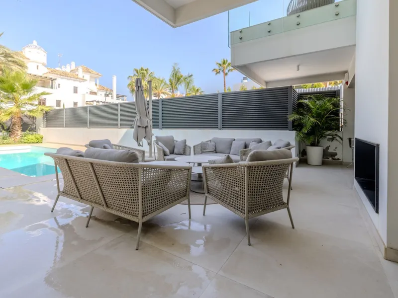Villa Valois: Contemporary Elegance in the Heart of Puerto Banus