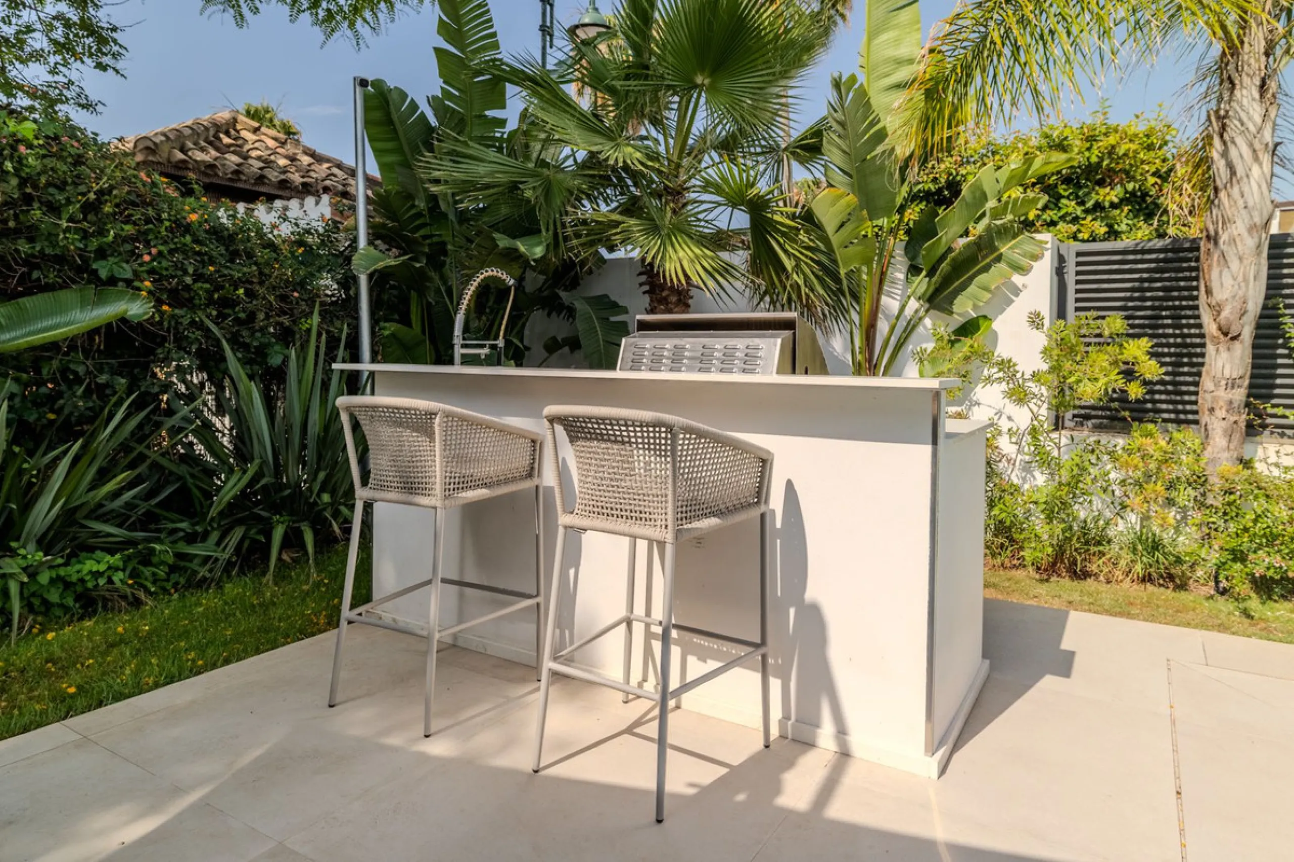 Villa Valois: Contemporary Elegance in the Heart of Puerto Banus