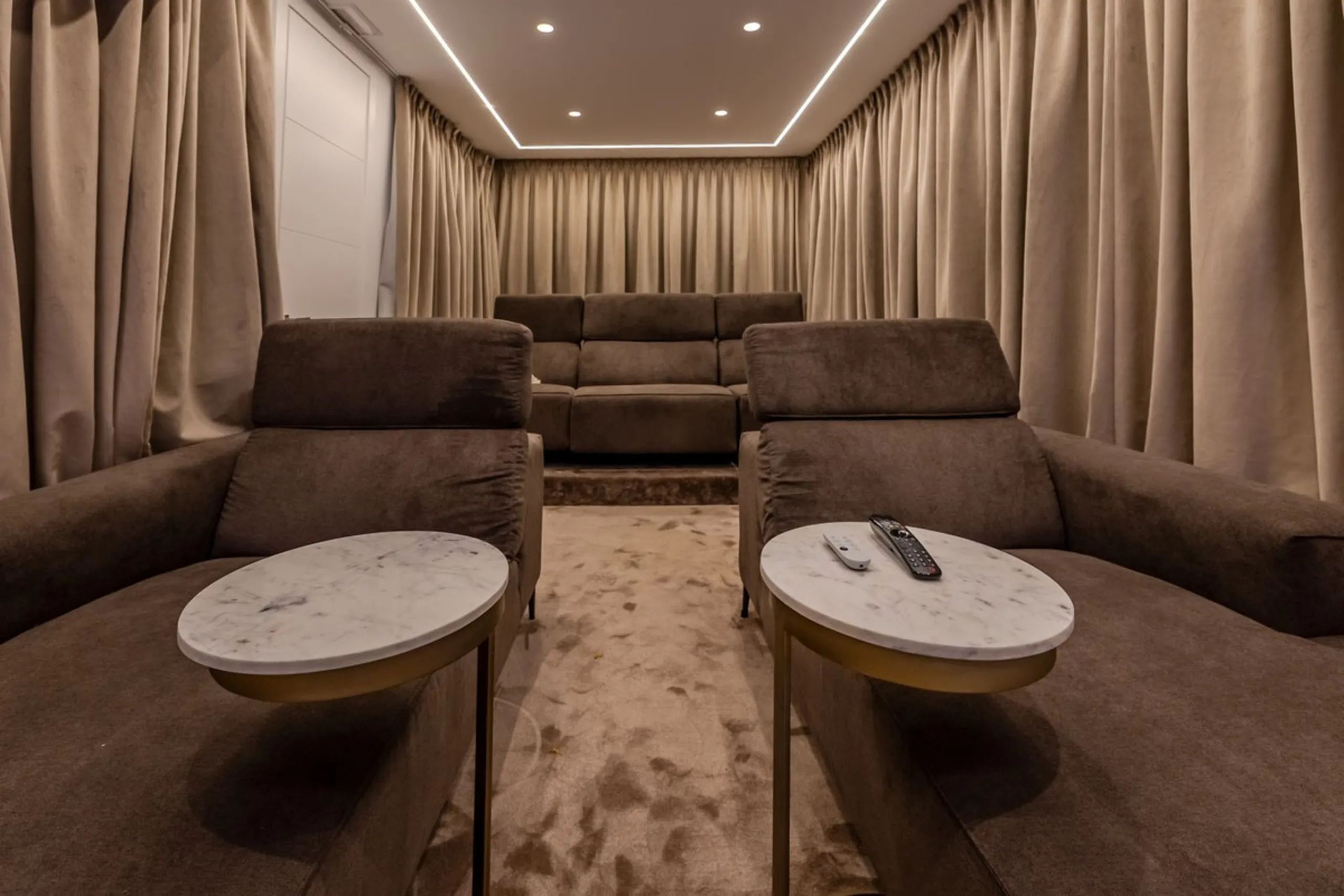 Villa Valois: Contemporary Elegance in the Heart of Puerto Banus