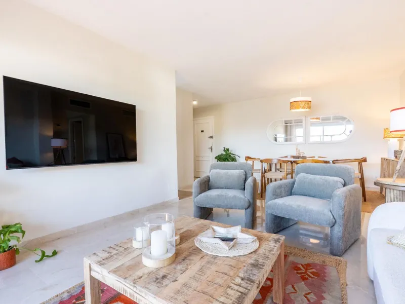 Apartment - Middle Floor Apartment в продаже в Marbella, Málaga. В доме 2 спален и 2 ванных комнат. Площадь дома 107 м²