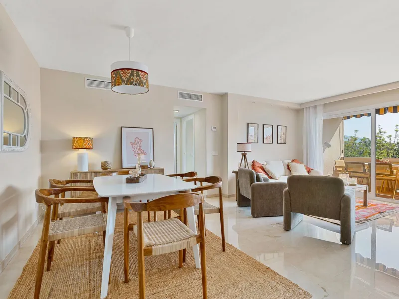 Apartment - Middle Floor Apartment в продаже в Marbella, Málaga. В доме 2 спален и 2 ванных комнат. Площадь дома 107 м²