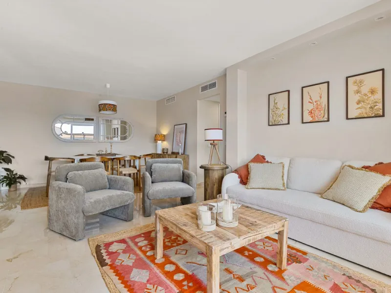 Apartment - Middle Floor Apartment в продаже в Marbella, Málaga. В доме 2 спален и 2 ванных комнат. Площадь дома 107 м²