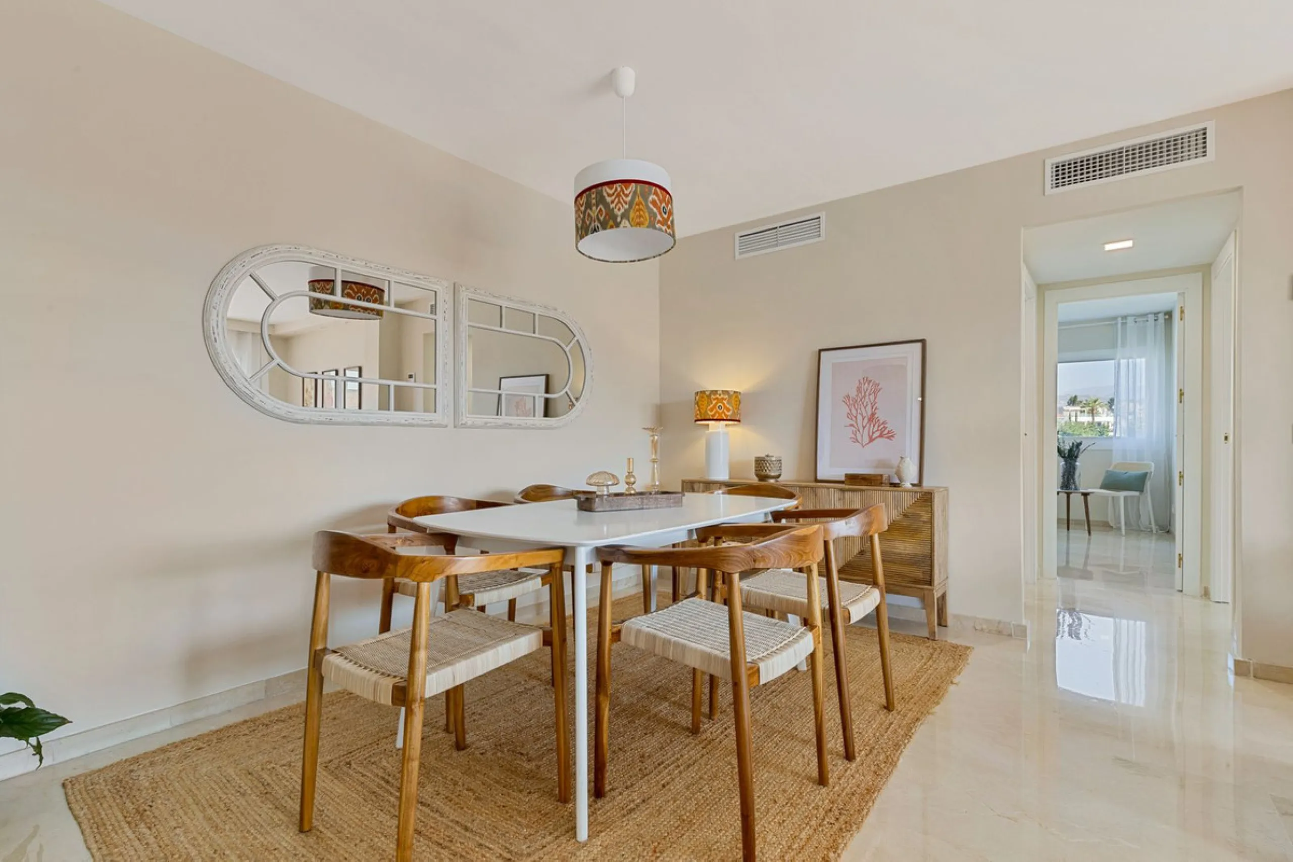Apartment - Middle Floor Apartment в продаже в Marbella, Málaga. В доме 2 спален и 2 ванных комнат. Площадь дома 107 м²