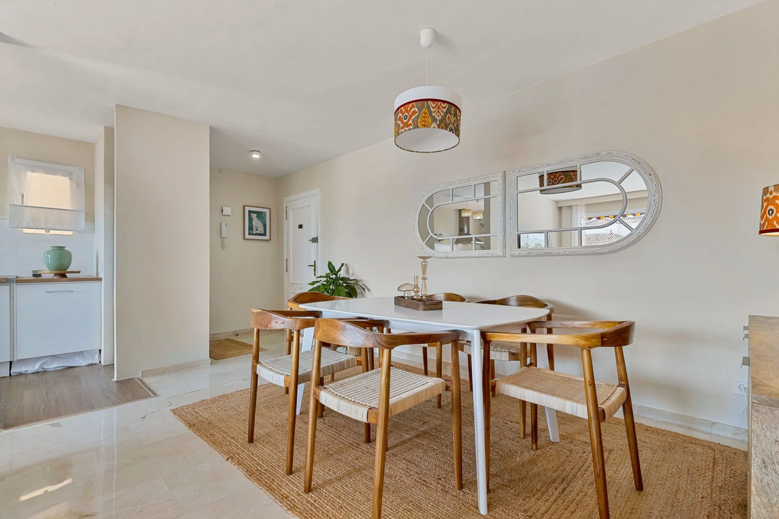 Apartment - Middle Floor Apartment в продаже в Marbella, Málaga. В доме 2 спален и 2 ванных комнат. Площадь дома 107 м²