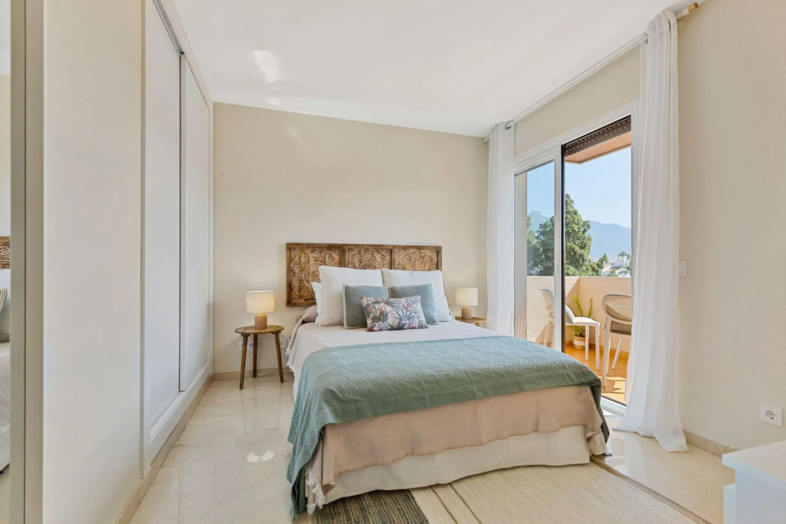 Apartment - Middle Floor Apartment в продаже в Marbella, Málaga. В доме 2 спален и 2 ванных комнат. Площадь дома 107 м²