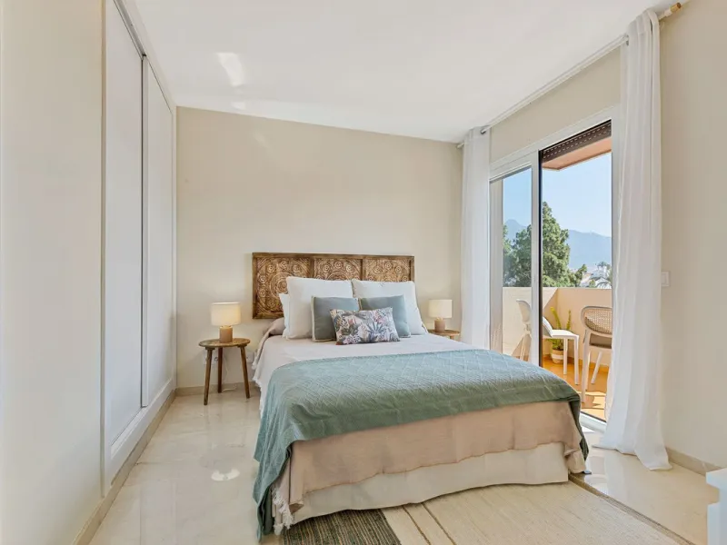 Apartment - Middle Floor Apartment в продаже в Marbella, Málaga. В доме 2 спален и 2 ванных комнат. Площадь дома 107 м²