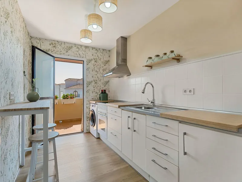 Apartment - Middle Floor Apartment в продаже в Marbella, Málaga. В доме 2 спален и 2 ванных комнат. Площадь дома 107 м²