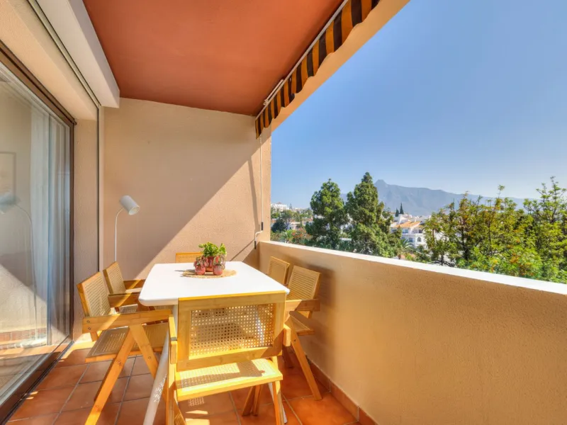 Apartment - Middle Floor Apartment в продаже в Marbella, Málaga. В доме 2 спален и 2 ванных комнат. Площадь дома 107 м²
