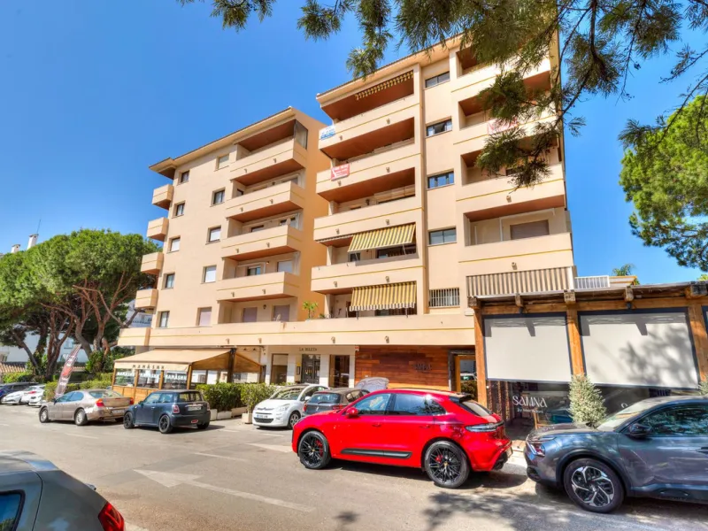 Apartment - Middle Floor Apartment в продаже в Marbella, Málaga. В доме 2 спален и 2 ванных комнат. Площадь дома 107 м²