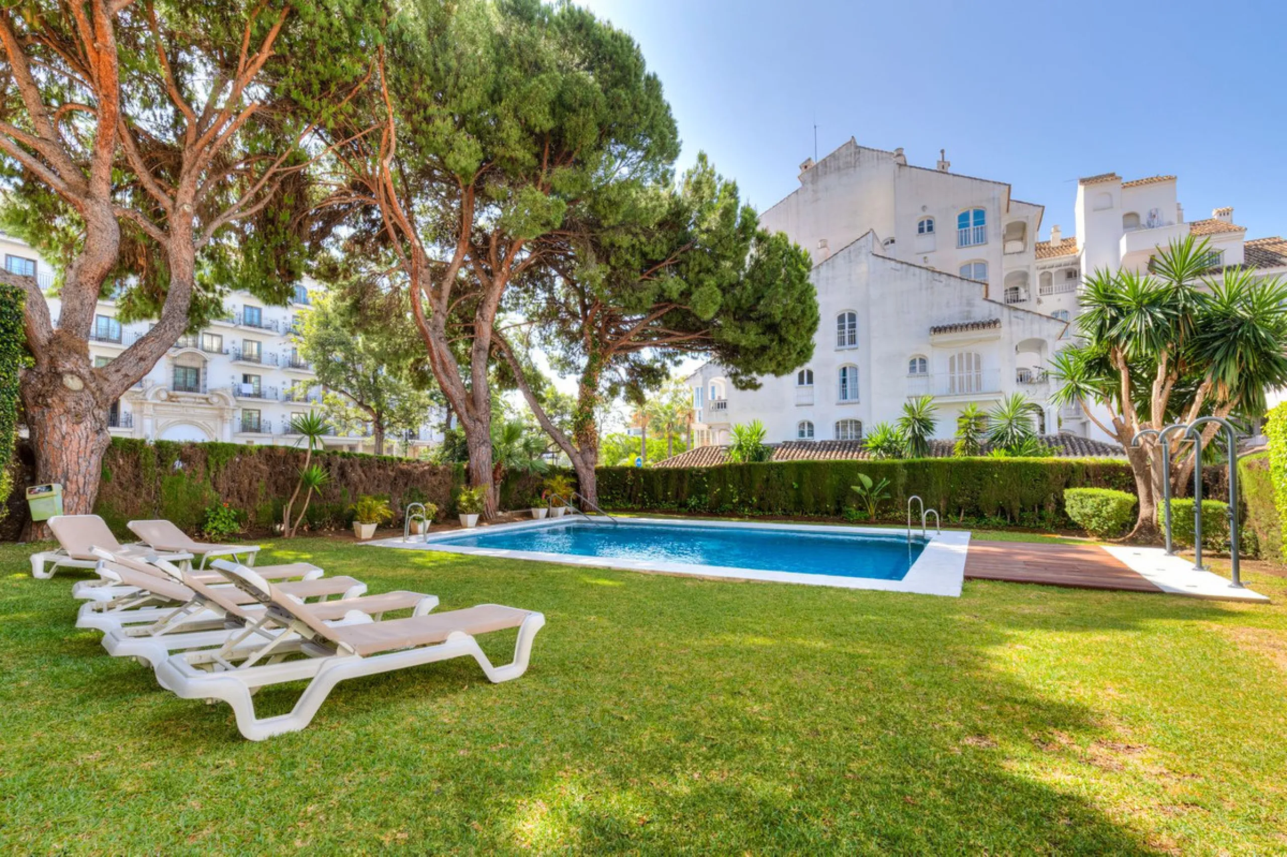 Apartment - Middle Floor Apartment в продаже в Marbella, Málaga. В доме 2 спален и 2 ванных комнат. Площадь дома 107 м²