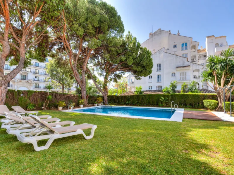 Apartment - Middle Floor Apartment в продаже в Marbella, Málaga. В доме 2 спален и 2 ванных комнат. Площадь дома 107 м²