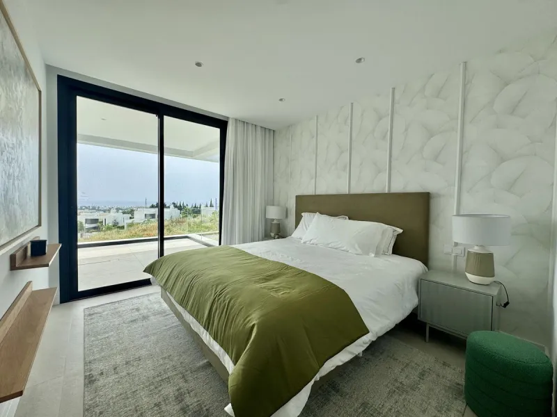 House - Detached Villa в продаже в Estepona, Málaga. В доме 6 спален и 7 ванных комнат. Площадь дома 460 м². Площадь участка 1067 м²