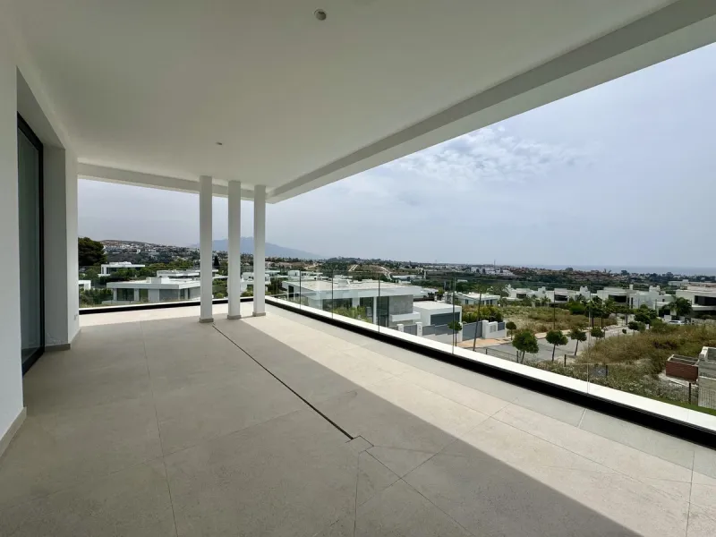 House - Detached Villa в продаже в Estepona, Málaga. В доме 6 спален и 7 ванных комнат. Площадь дома 460 м². Площадь участка 1067 м²