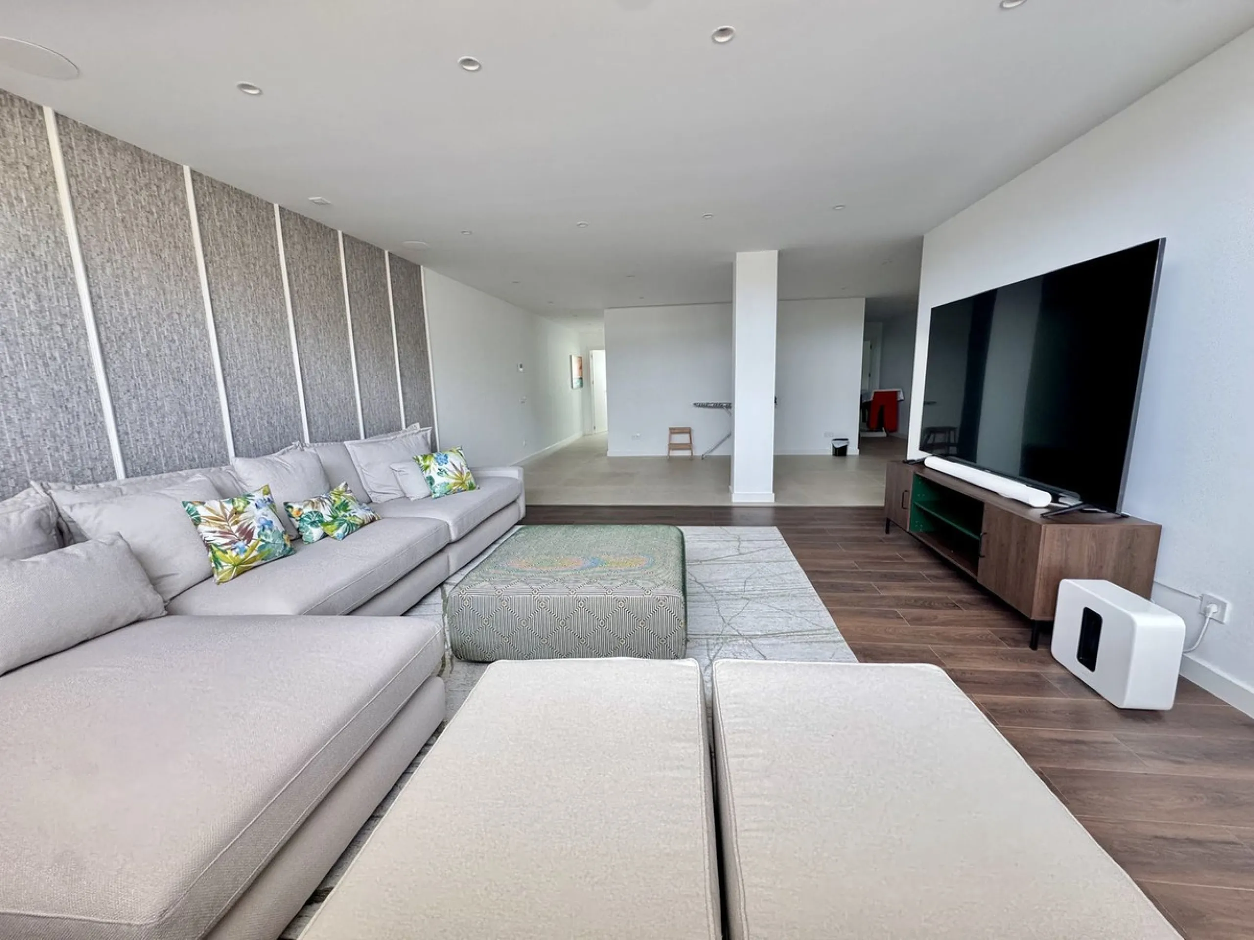 House - Detached Villa в продаже в Estepona, Málaga. В доме 6 спален и 7 ванных комнат. Площадь дома 460 м². Площадь участка 1067 м²