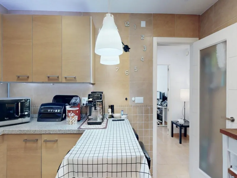 Large townhouse with sea views in Torremuelle, steps away from the British College