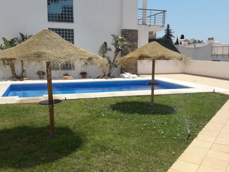 Large townhouse with sea views in Torremuelle, steps away from the British College