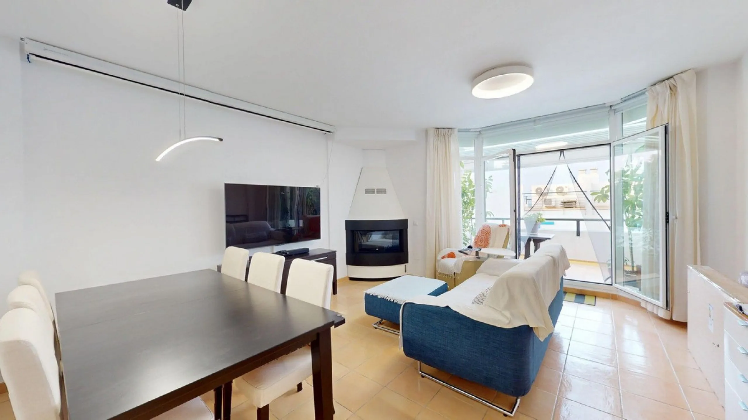 Large townhouse with sea views in Torremuelle, steps away from the British College